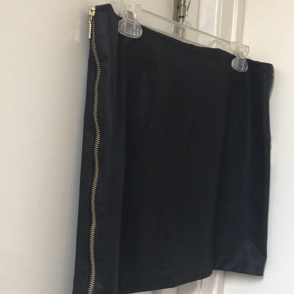 NWT - Picture 2 of 6